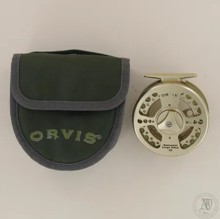 Perhokela Orvis Battenkill Large Arbor III ja säilytyskotelo. 