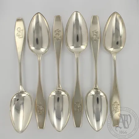 Kuusi ruokalusikkaa, Matta, pituus 210mm, kaiverrettuja, 813, paino 276,7g