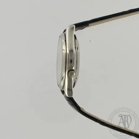 Teräsrannekello Seiko 5 automaatti, pituus 220mm, Ø 40mm.
