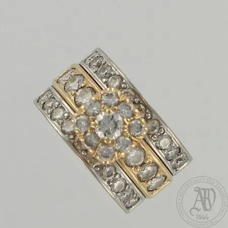 Timanttisormus, istutettu 35 timanttia, joiden yhteispaino on 2.23ct, koko 16, aitoustodistus, 585, paino 16,6g  