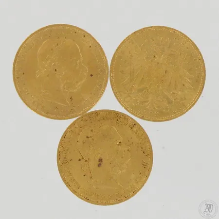 Kolme kultarahaa, Itävalta, 20 koronaa, vuosilta 1893 ja 1902, 900, paino 20,3g