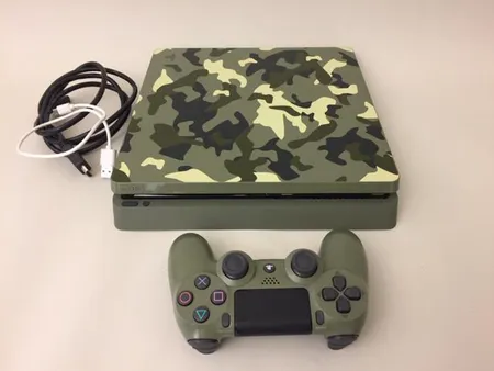 Playstation PS4 WW2, 1 TB, kaksi peliä, ohjain, virtajohdot, kuitti 12/2018 Game Stop, laatikko