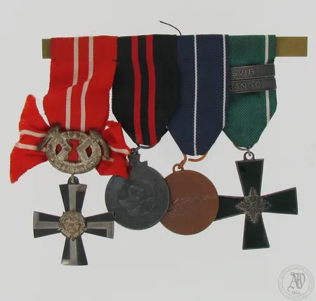 Kunniamerkkiripa, VR 4 mk 1941, TS mm, JS mm, talvi- ja jatkosodan muistoristi, 17. Divisioonan risti (Tammidivisioona) 1941-1944 Svir ja Hangö soljilla 