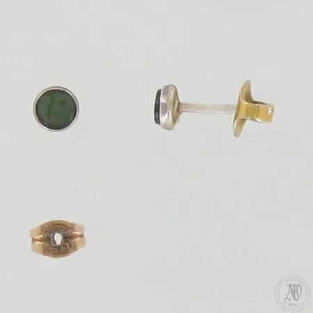 Spektroliittikorvanapit, Ø 4mm, 800br, toinen tausta 585, paino 0,7g