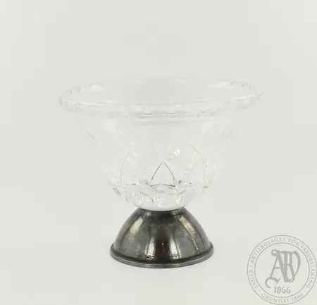 Kristalli sokerikko, korkeus 8cm, 813br, paino 232,8g.  Lähetetään postipakettina.