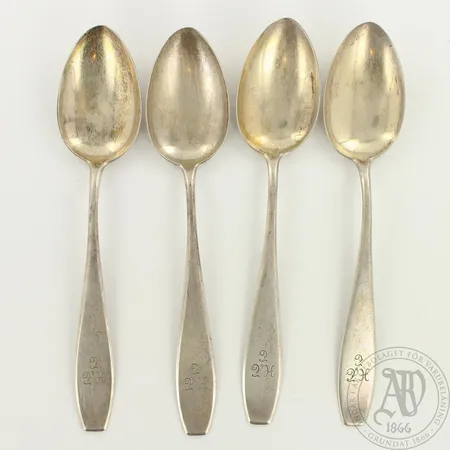 4 jälkiruokalusikkaa, Matta, kaiverrettu, käytön jälkiä, pituus 165mm, 813, paino 95,4g