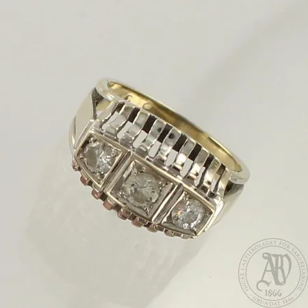 Timanttisormus 1xn.0.18ct 2xn0.16ct, koko 17, 750 valkokulta, paino 5,8g