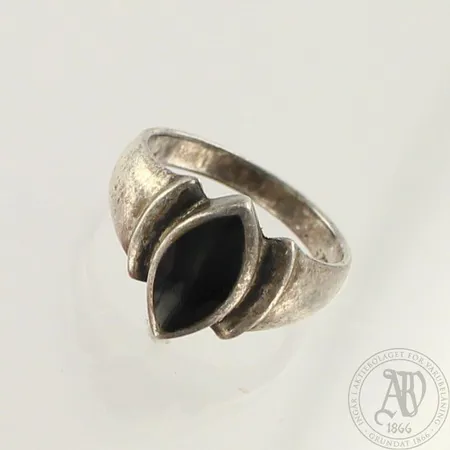 Kivisormus, hiukan käytön jälkiä, koko 15½, 925br, 2,8g