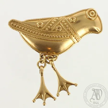 Rintakoru Kalevala Koru, Hattulan Lintu, pituus 53mm, pronssia, neula metallia 