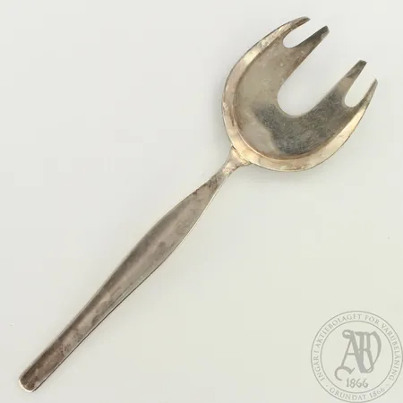 Kakkuotin, Tapio, käytön jälkiä, pituus 195mm, 916, paino 49g