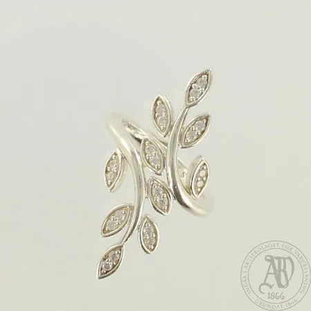 Kivisormus Thomas Sabo, koko 15¾, 925br, paino 6,0g