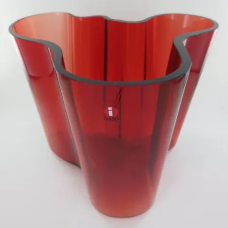 Aalto-maljakko, design Alvar Aalto, Karpalo, 160mm Ota yhteys panttilainaamoon kuljetusmaksusta sopimiseksi.