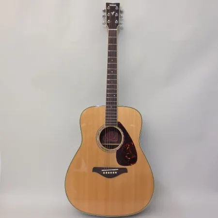 Akustinen kitara Yamaha FG730S, pehmeä laukku Ota yhteys panttilainaamoon kuljetusmaksusta sopimiseksi.