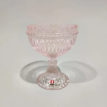 Mariskooli, Iittala Marimekko, korkeus 125mm, vaalea pinkki Lähetetään postipakettina.