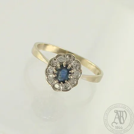 Kivisormus timanteilla 10xn.0.02ct, koko 18½, 585br valkokulta, paino 2,1g 
