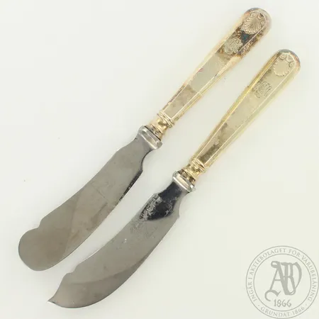 Voiveitsi ja juustoveitsi Musla, kaiverrettu, käytön jälkiä, pituudet 170mm, 813, paino 93,5g 