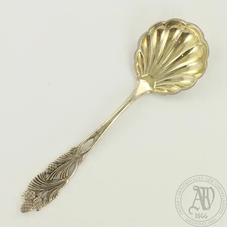 Sokerilusikka, Käpy, kaiverrettu, pituus 115mm, 813, paino 11,8g 