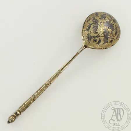 Emaloitu Sokerilusikka, pituus 155mm, pieniä käytön jälkiä, leimat 1840, hopea 84 ja AK, paino 43,3g