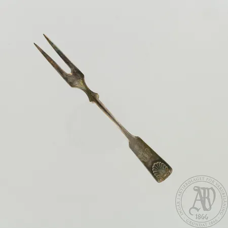 Leikkelehaarukka Musla, kaiverrettu, pituus 115mm, 813, paino 10,2g 