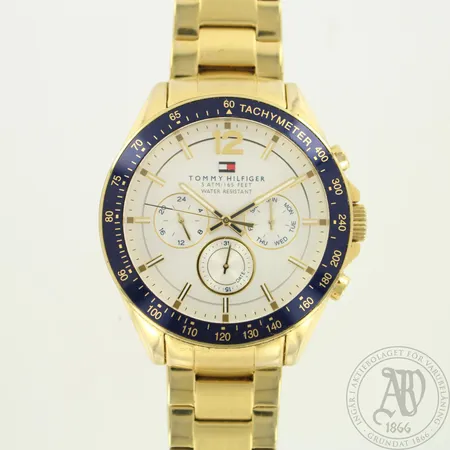 Teräsrannekello Tommy Hilfiger, Luke 1791121, kaiverrettu, quartz, taulun Ø 46mm, rannekkeen pituus 185mm