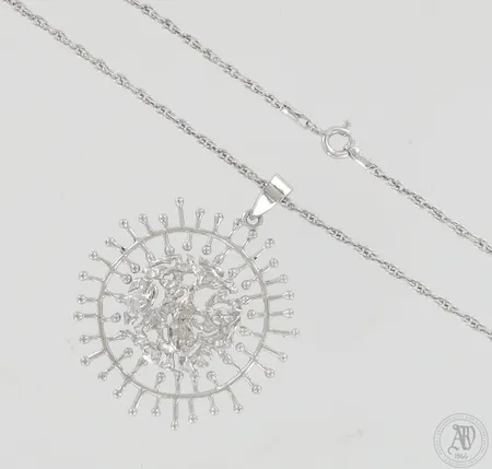 Kaulakoru Täysikuu, design Tapio Wirkkala, Kultakeskus, ketjun pituus 45cm ja riipuksen Ø 35mm, laatikko, 830, paino 8,3g