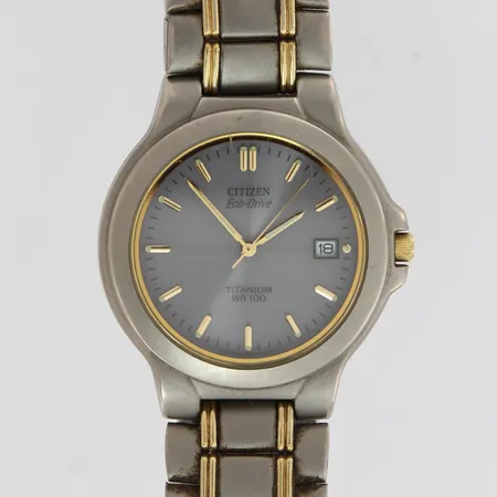 Rannekello, Citizen Eco-Drive titanium WR100, lasissa naarmuja, rannekeen pituus 180mm, taulun Ø 37mm