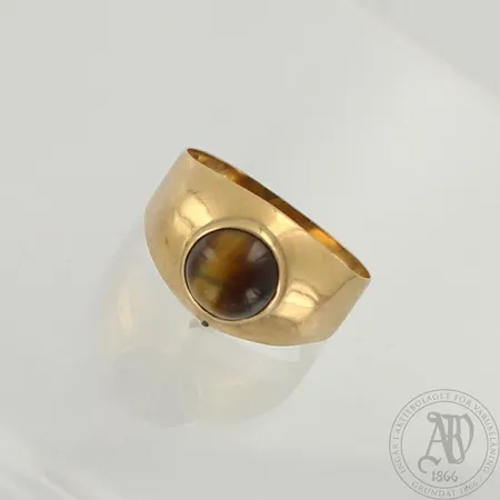 Kivisormus, kaiverrettu, koko 18, 585br, paino 2,6g