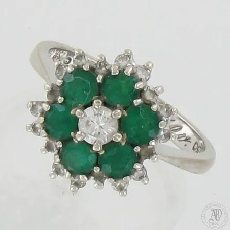Kivisormus timanteilla 1xn.0.18ct 18xn.0.01ct, kaiverrettu, koko 17, Tillander, 750br valkokulta, paino 4,9g 