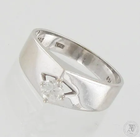 Timanttisormus 1xn.0.28ct, koko 18¼, 750 valkokulta, paino 4,6g