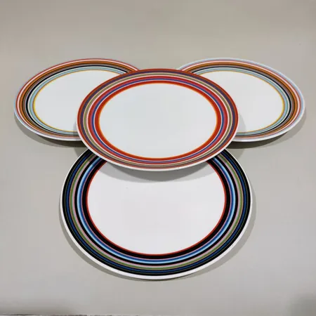 Neljä lautasta, Ø 20cm, Iittala Origo Lähetetään postipakettina.