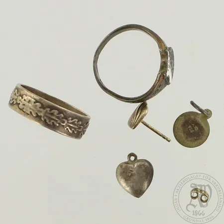 Hopekoruja, osa viallisia, 813-925br, paino 13,8g 