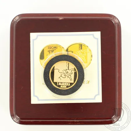 Kultaraha Kultamarkka 2001 Suomi, numero42879, todistus, puulaatikko, 750, paino 8,6g 