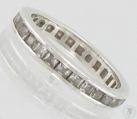 Kivisormus, koko 16½, 925br, paino 2,2g 