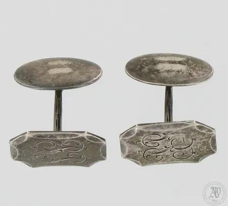 Kalvosinnapit, korkeus ja leveys 15mm ja 20mm, kaiverrettu, 813br, paino 11,4g 