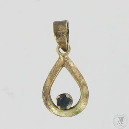 Kiviriipus, korkeus ja leveys 18mm ja 8mm, 925br, paino 0,6g