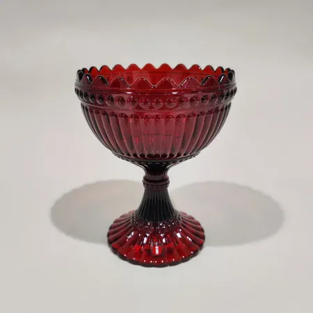 Iittala Mariskooli, korkeus 155mm, karpalo, laatikko Lähetetään postipakettina.