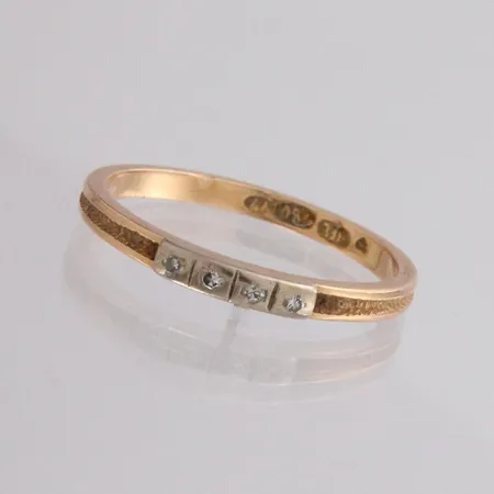 Timanttisormus 4xn.0.01ct, koko 17, 750, paino 1,9g