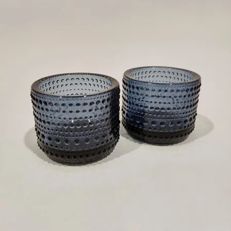 Kaksi tuikkulyhtyä Iittala, Kastehelmi Sade, korkeus 64mm, laatikot Lähetetään postipakettina.
