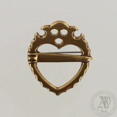 Rintaneula, Kalevala Koru, korkeus 32mm, pronssia
