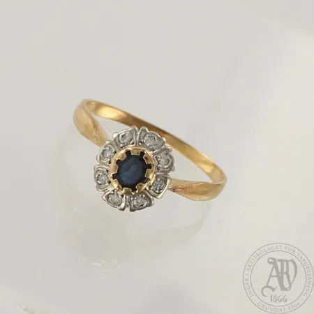 Kivisormus timanteilla 8xn.0.02ct, koko 17¾, 585br, paino 2,4g