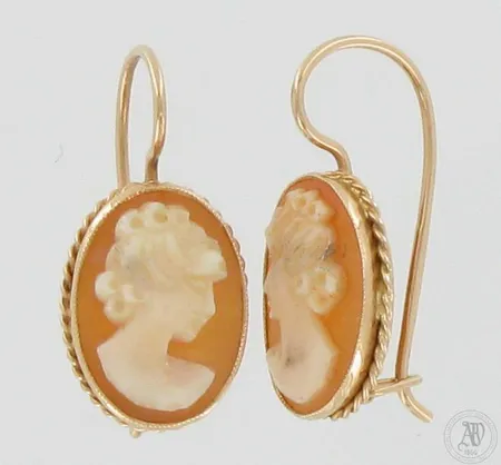 Camee-korvakorut, korkeus 23mm, 585br, paino 2,6g