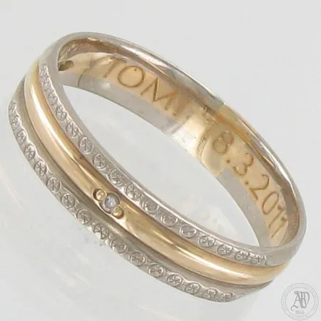 Timanttisormus 1xn.0.005ct, koko 18¾, kaiverrettu, 585, paino 3,6g