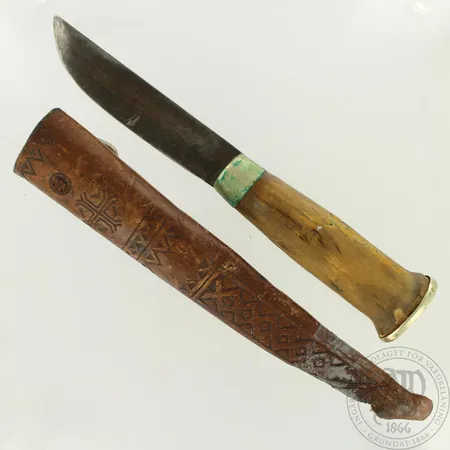 Puukko Marttiini, kaiverrettu, käytön jälkiä, pituus 210mm, nahkatuppi