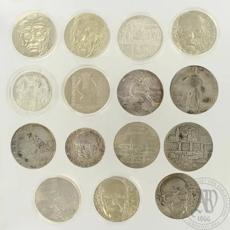 15 juhlarahaa 500-900, paino 348,7g