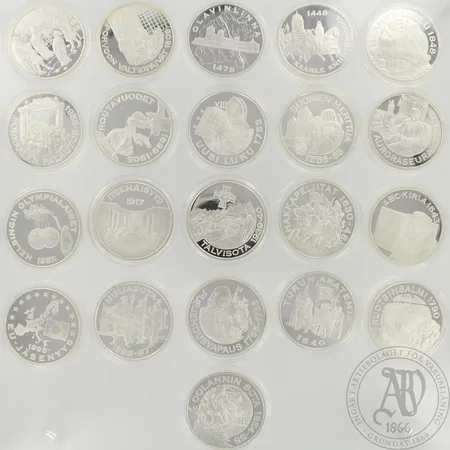 21 hopeamitallia, Suomen Hopea-aarre kokoelma, 925, 546,0g