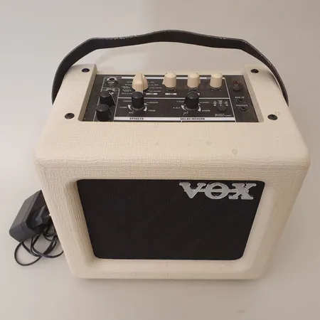 Vox Mini3 G2-IV combo kitaralle, mukana virtalähde, laatikko ja ostokuitti 09.10.2018.