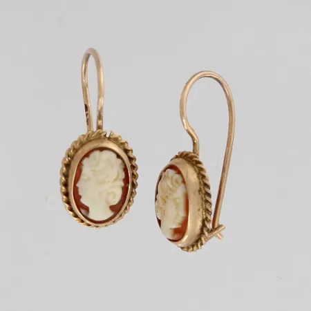 Cameekorvakorut, korkeus 18mm, 585br, paino 1,4g