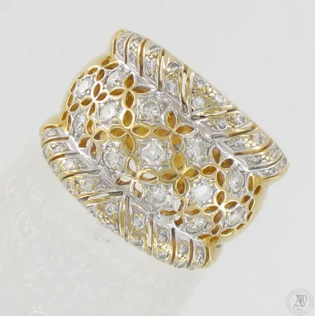 Timanttisormus 13xn.0.03-0.04ct 38xn.0.005ct, koko 17¾, 750, paino 7,7g