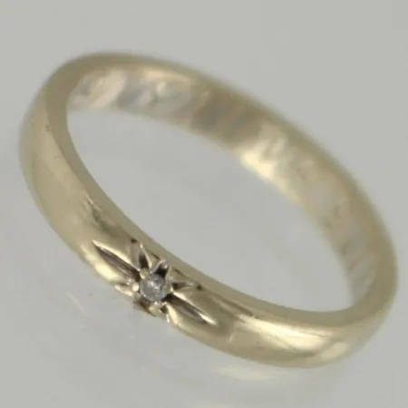 Timanttisormus 1xn.0.01ct, kaiverrettu, koko 16, 585 valkokulta, paino 2,4g