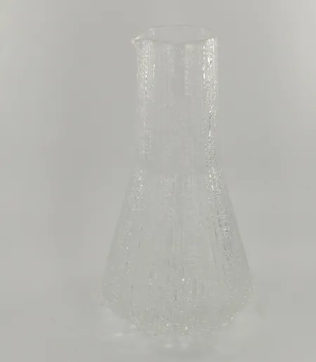 Iittala Ultima Thule -viskikarahvi, korkeus 150mm Lähetetään postipakettina.